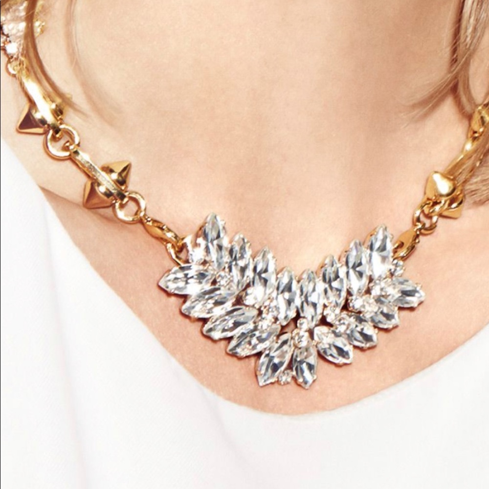 Cabi Mix and mingle necklace bracelet and brooch🤩